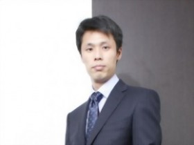 株式会社ドレスファイル　代表取締役社長　西 宏司