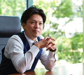 株式会社ウェブクルーライト　代表取締役　釜石 康平