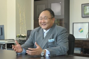 株式会社コビーアンドアソシエイツ　代表取締役　小林 照男