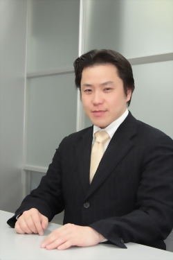 エンブリッジ株式会社　代表取締役　赤井 基純