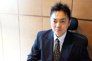 代表者 清水 健太郎
